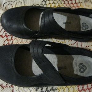Clark's Cloudsteppers comfort shoes -    6.5 M